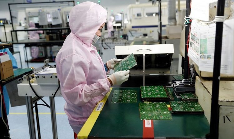 1728388188_electronics-worker-1-750x448.jpg