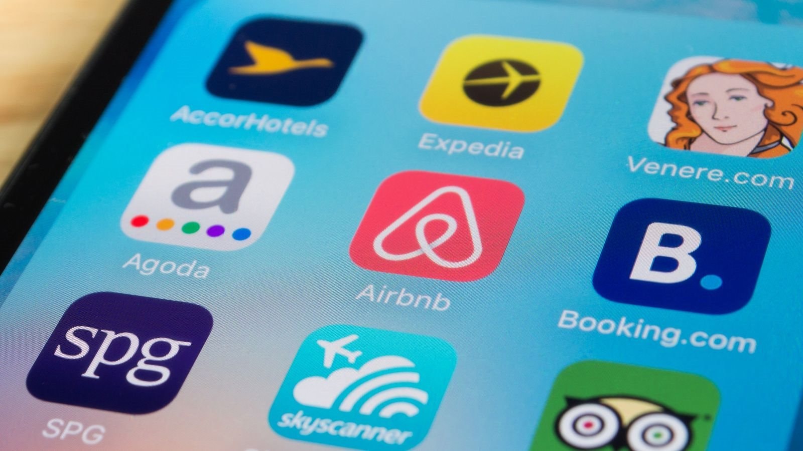 Agoda, AirBnB, Booking và Paypal chưa nộp thuế tại Việt Nam, Tổng cục Thuế đề nghị 100 ngân hàng và trung gian thanh toán nộp thay