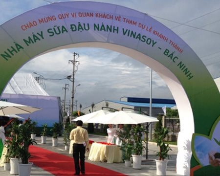 khach-hang-tieu-bieu-nha-may-sua-dau-nanh-vinasoy-bac-ninh.jpg