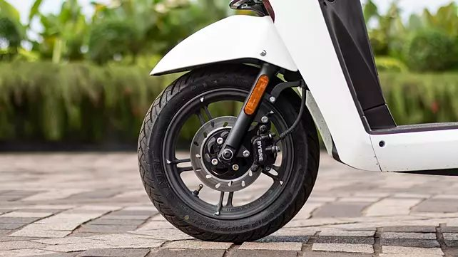 destini-125-2024-front-wheel_11zon.png