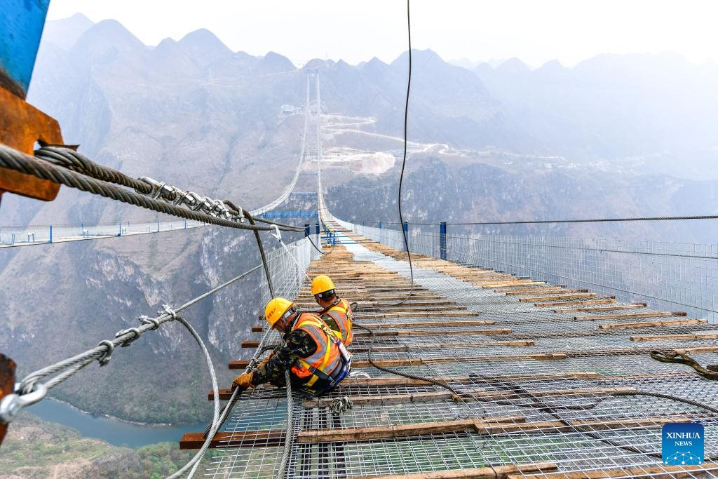 Một siêu cường châu Á xô đổ kỷ lục của Mỹ, lên ngôi số 1 thế giới nhờ công nghệ độc quyền, tạo siêu cầu chấn động toàn cầu