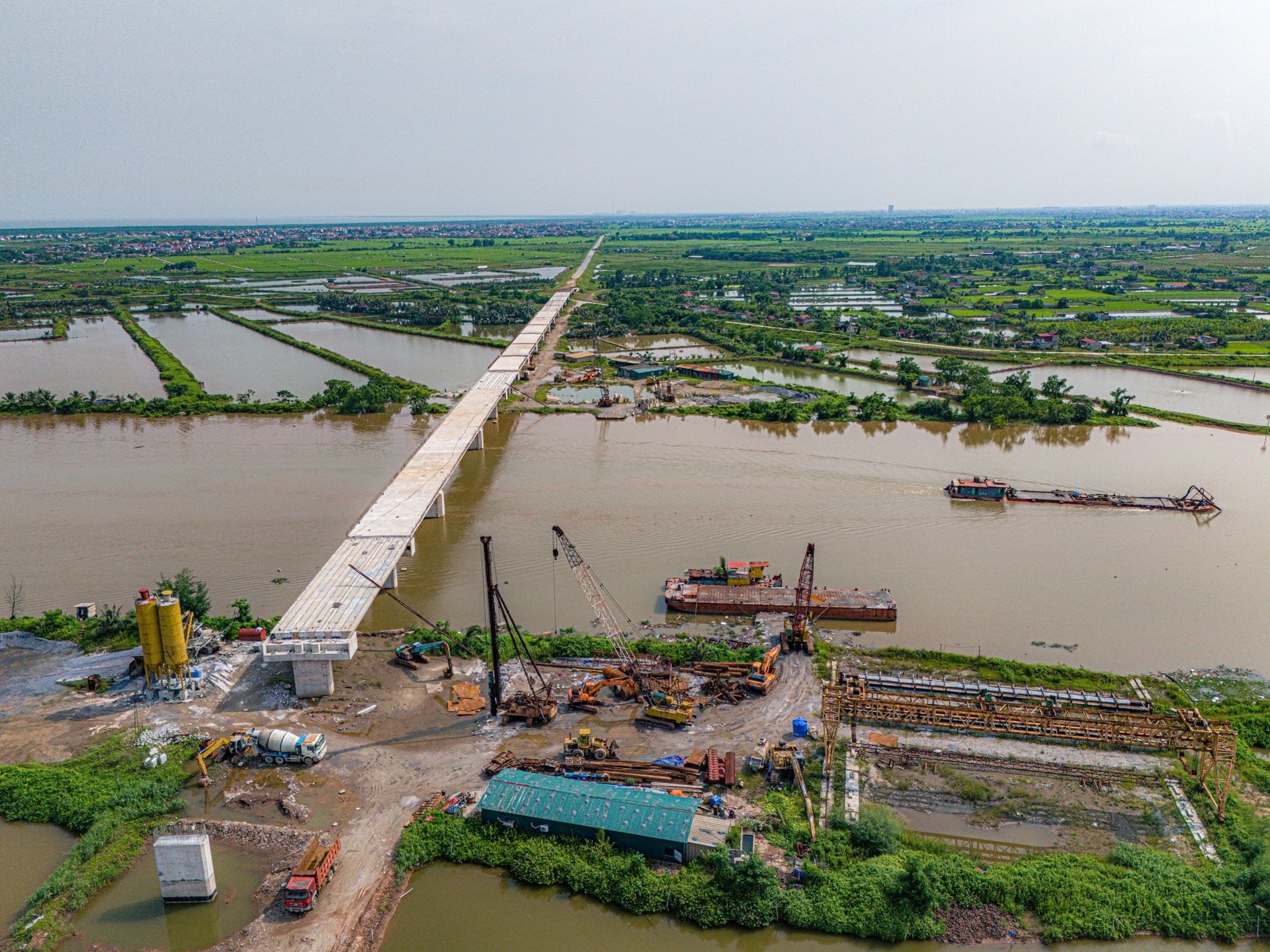 Tuyến đường bộ ven biển tỉnh Thái Bình dài 35km, có cầu vượt sông Hồng 2km vừa được Phó Thủ tướng điều chỉnh mức đầu tư lên hơn 4.800 tỷ đồng