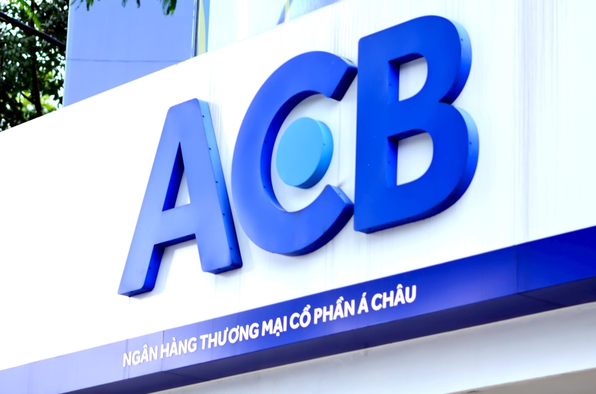 Vì sao ACB báo NIM tăng đến 11,35% nhưng lãi ròng chỉ tăng 4,64%?