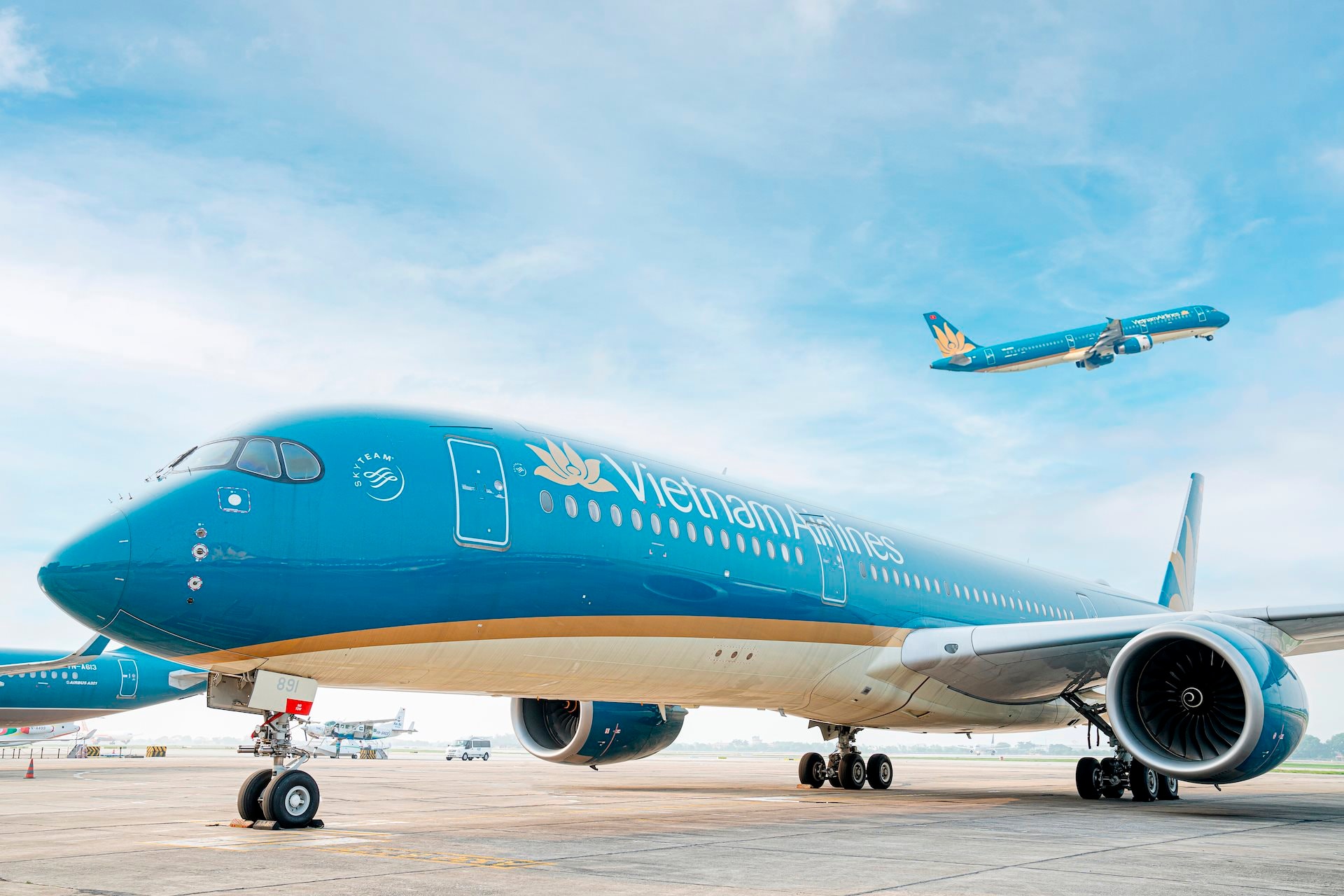 Vietnam Airlines lần đầu tiên có doanh thu năm vượt 100.000 tỷ, lãi lớn chưa từng có sau 4 năm lỗ liên tiếp