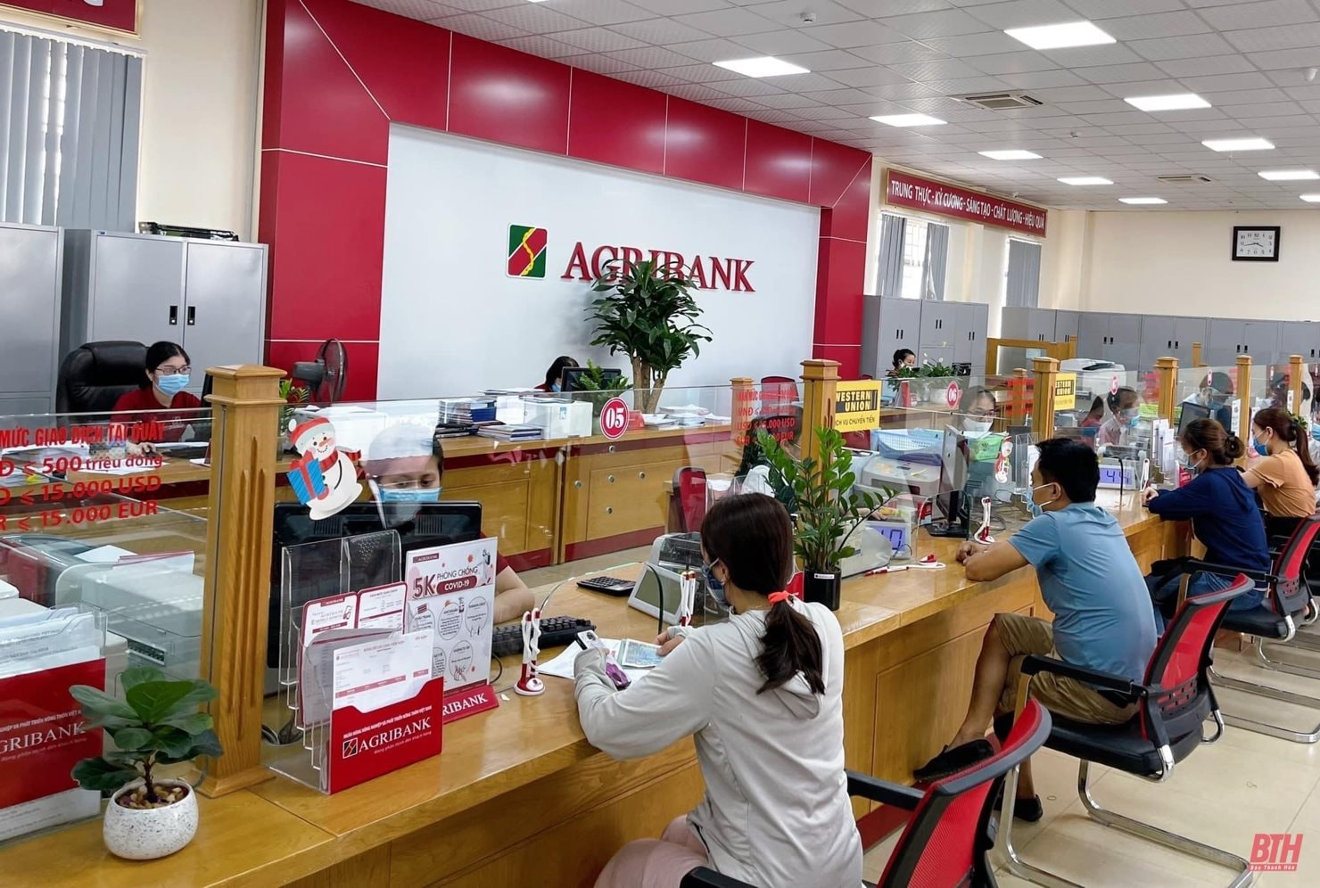 Lãi suất ngân hàng Agribank mới nhất tháng 02/2025: Gửi kỳ hạn 24 tháng có lãi suất cao nhất