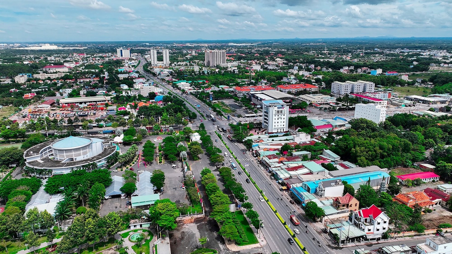 Một thị xã có diện tích 333km2 với hơn 287.000 dân, sở hữu cảng biển lớn nhất Việt Nam chuẩn bị "cất cánh" lên thành phố