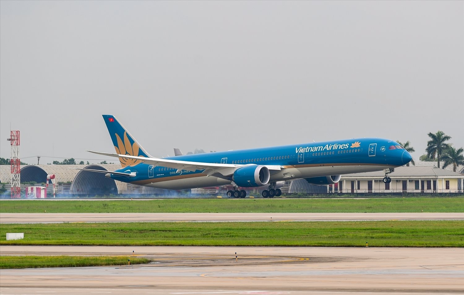 vietnam-airlines.jpg