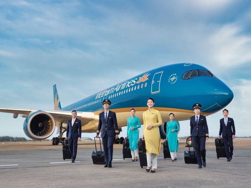 Vietnam Airlines đạt doanh thu và lãi cao kỷ lục, lương lãnh đạo là bao nhiêu?