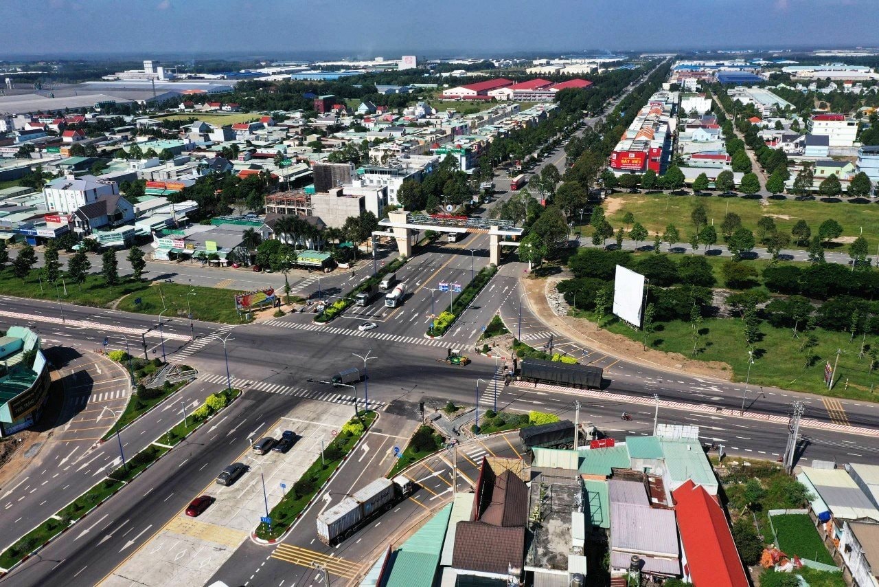 Chưa đầy 2 tháng thu ngân sách 250 tỷ, huyện 12 năm tuổi định hướng lên thị xã ngay năm sau