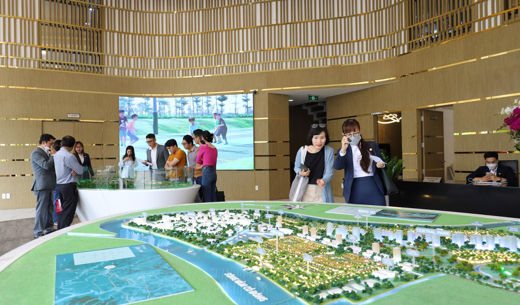 Liên tục “lép vế” về nguồn cung nhà liền thổ, lượng khách trung thành” của Tp.HCM “vào tay” khu đô thị vệ tinh lân cận 
