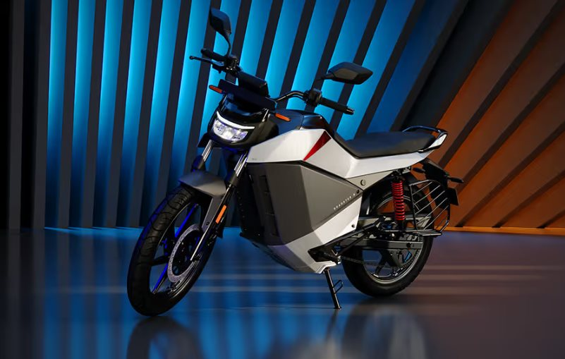 "Sát thủ" xe xăng chạy 579km/sạc, bản thấp giá rẻ khó tin, chỉ ngang Honda Wave ở Việt Nam
