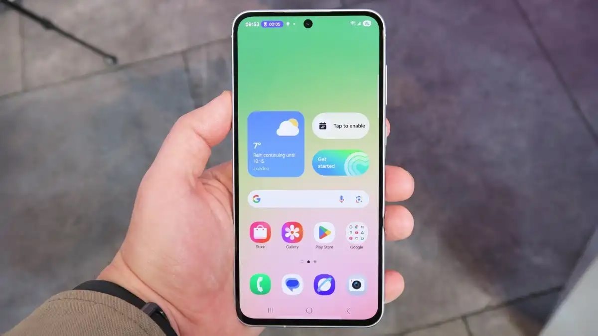 Rẻ hơn đến 10 triệu, điện thoại này gây kinh ngạc vì tính năng hơn cả Galaxy S25: Màn 6.7 inch, sạc 45W