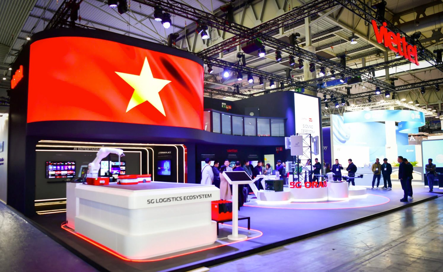Công nghệ Việt vươn tầm quốc tế tại MWC 2025