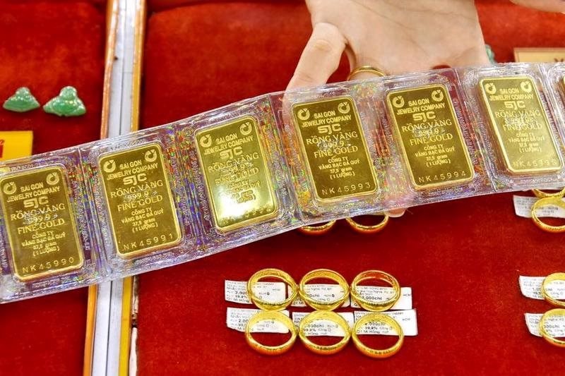 Kết phiên sáng 23/6, vàng nhẫn phân hóa mạnh, vàng miếng SJC đứng giá