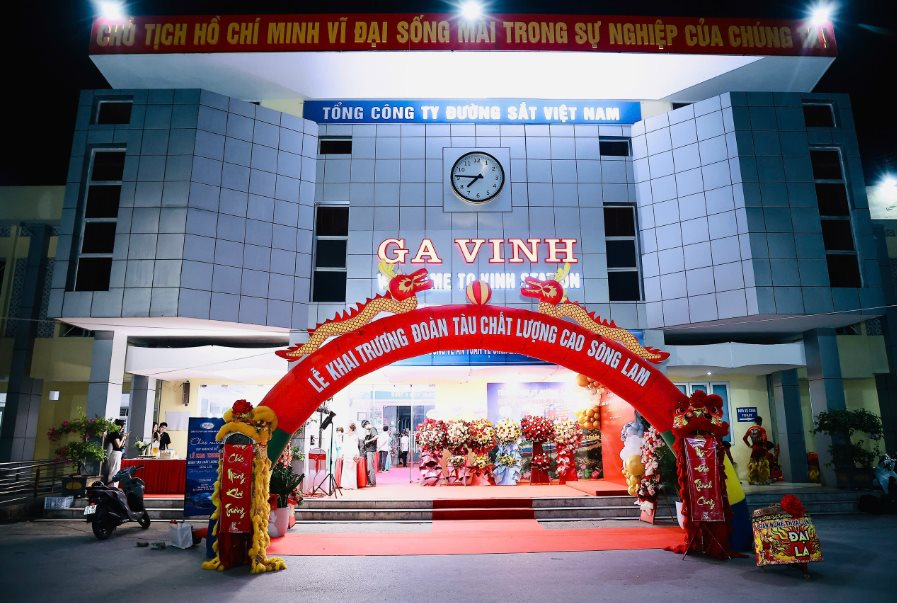 Đoàn tàu chất lượng cao Sông Lam chính thức đi vào vận hành