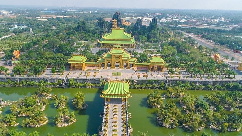 Đoàn khách đặc biệt tới thăm khu du lịch Đại Nam, bất ngờ nhận được cuộc gọi của ông Huỳnh Uy Dũng