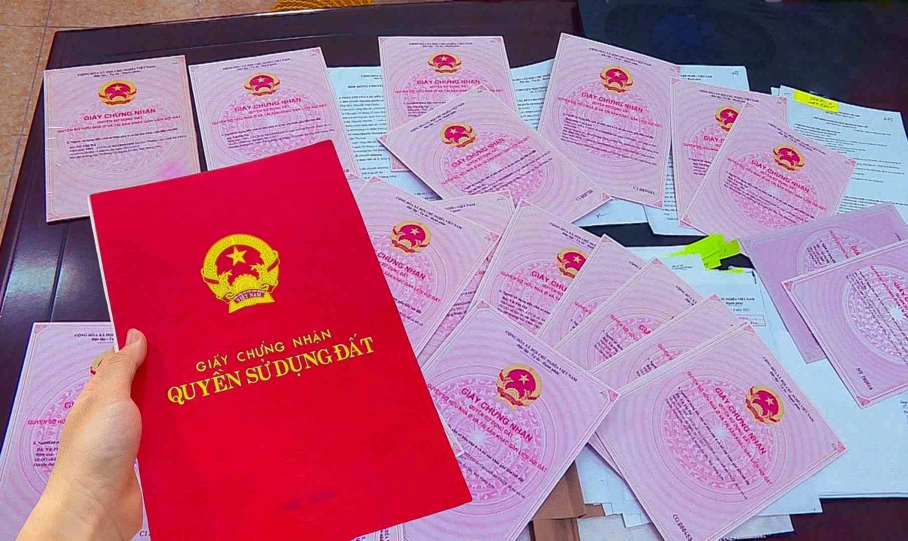 Năm 2025, người dân cần nhớ 3 mốc thời gian sau khi sang tên sổ đỏ, ai không biết có thể bị phạt lên đến 3 triệu đồng