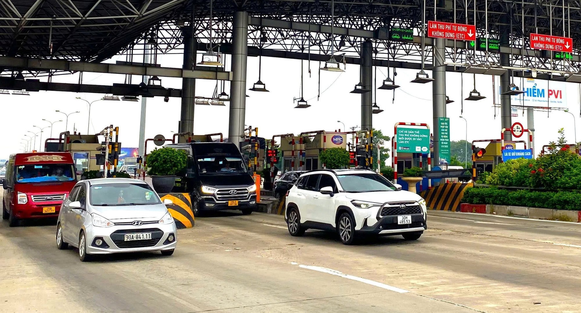 Sắp thu phí 5 tuyến cao tốc do Nhà nước đầu tư