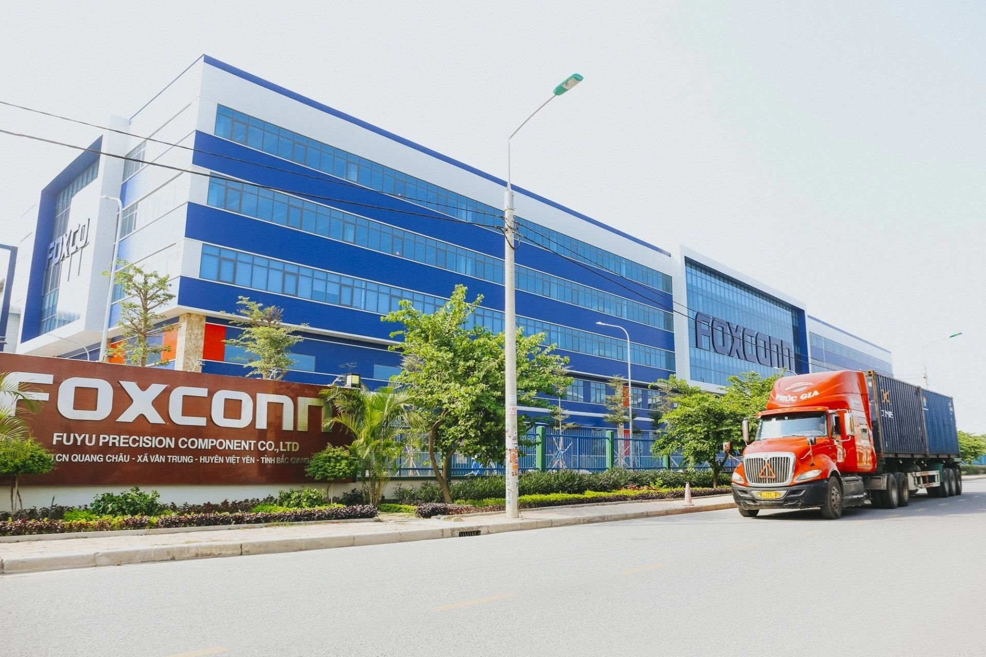 Foxconn tham gia sản xuất trạm sạc xe điện ở Việt Nam
