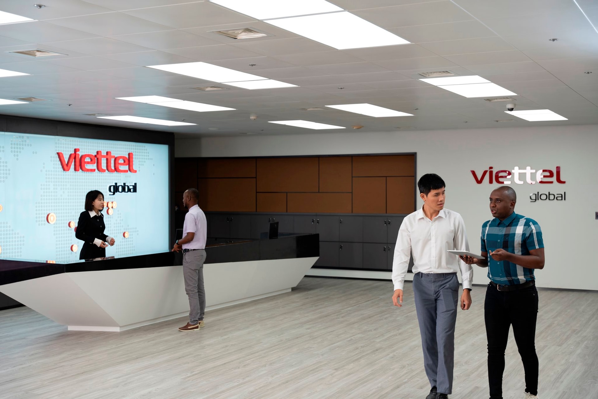 3 lãnh đạo cấp cao của Viettel Global đồng loạt xin từ nhiệm