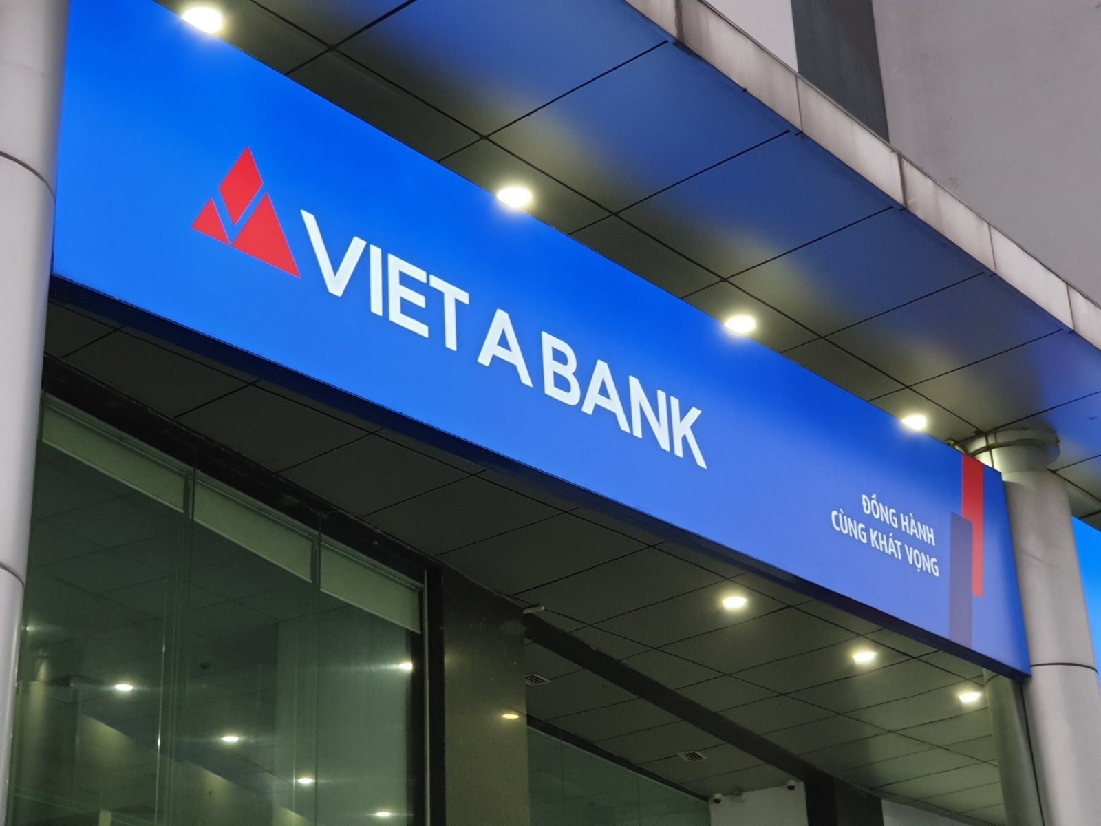 Gần 540 triệu cổ phiếu VietABank (VAB) sắp “chuyển nhà” sang sàn HoSE