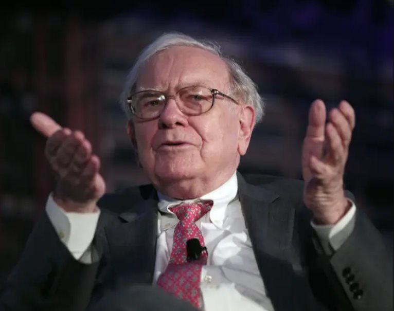 Nhân dịp Warren Buffett âm thầm xuống tiền mua cổ phiếu bí mật, giới đầu tư lập tức điểm danh những cái tên gây bất ngờ nhất vài năm qua
