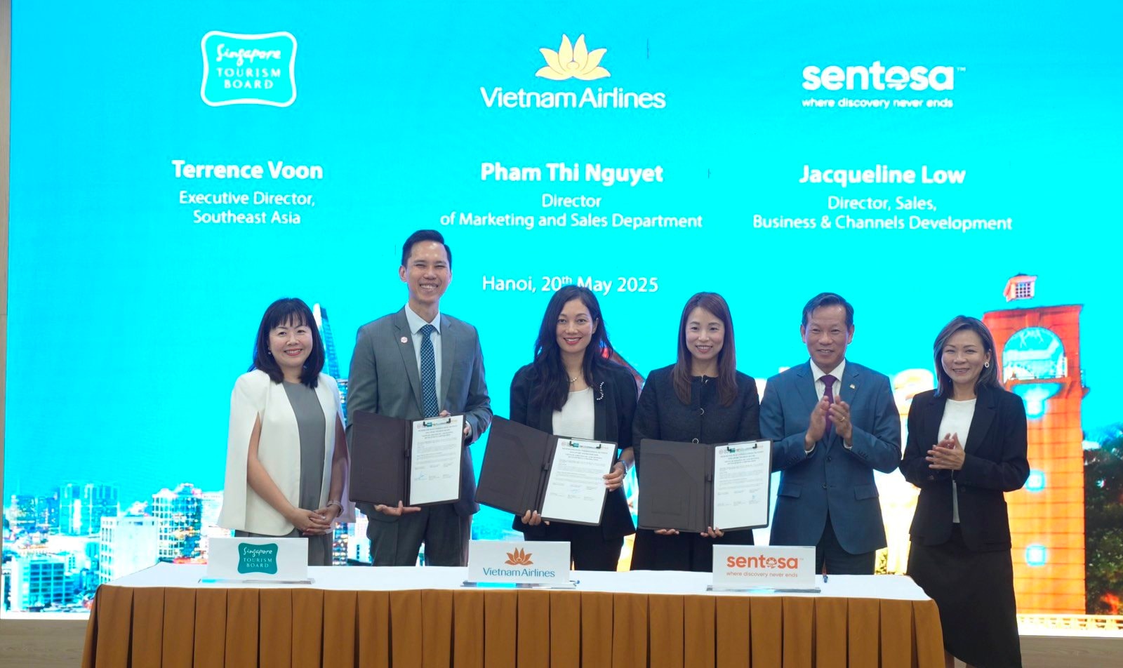 Tổng cục Du lịch Singapore, Vietnam Airlines và Tập đoàn Sentosa Development Corporation ký kết Biên bản ghi nhớ hợp tác (MOU) ba bên nhằm thúc đẩy nhu cầu du lịch từ du khách Việt Nam đến Singapore