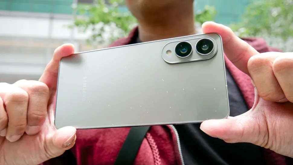 Cây bút công nghệ: "24h dùng thử mẫu điện thoại đắt ngang S25 Ultra của Samsung, tôi nhận ra có vấn đề"