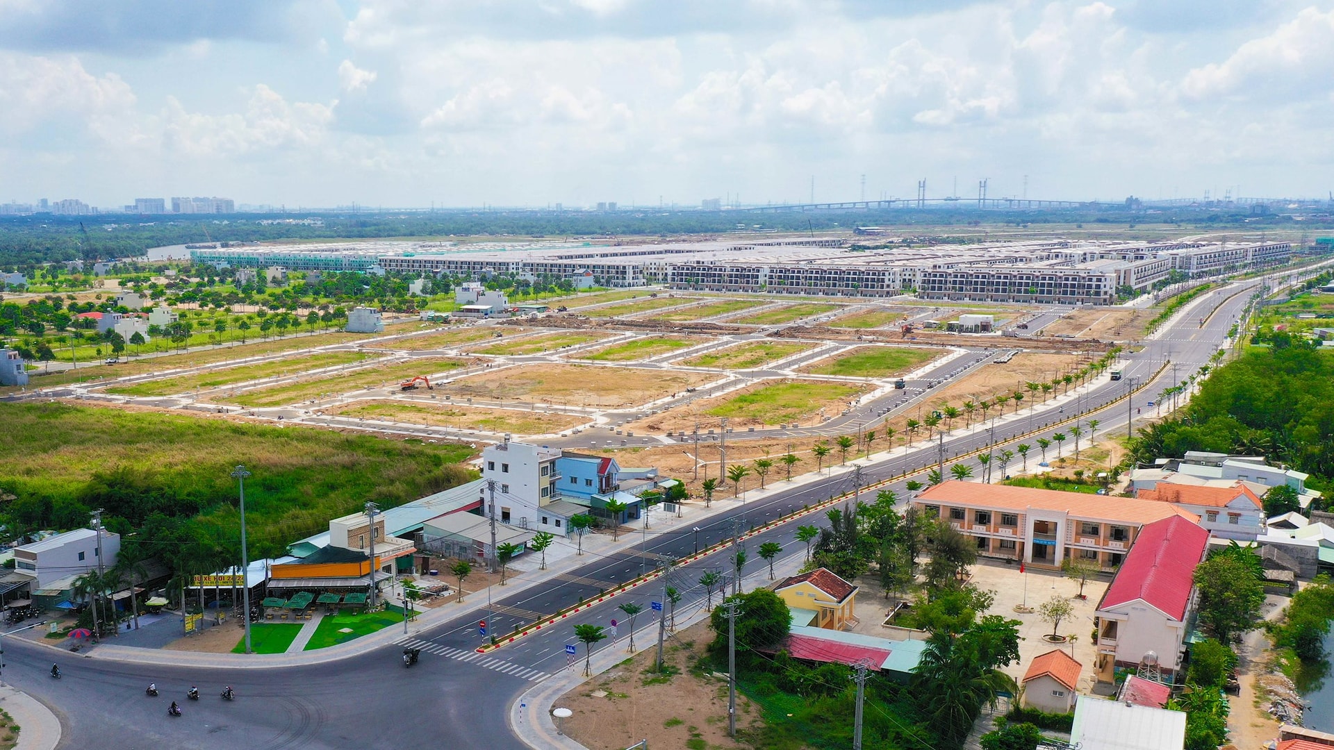 Nhà đầu tư miền Bắc đang Nam tiến "săn" bất động sản lân cận Tp.HCM