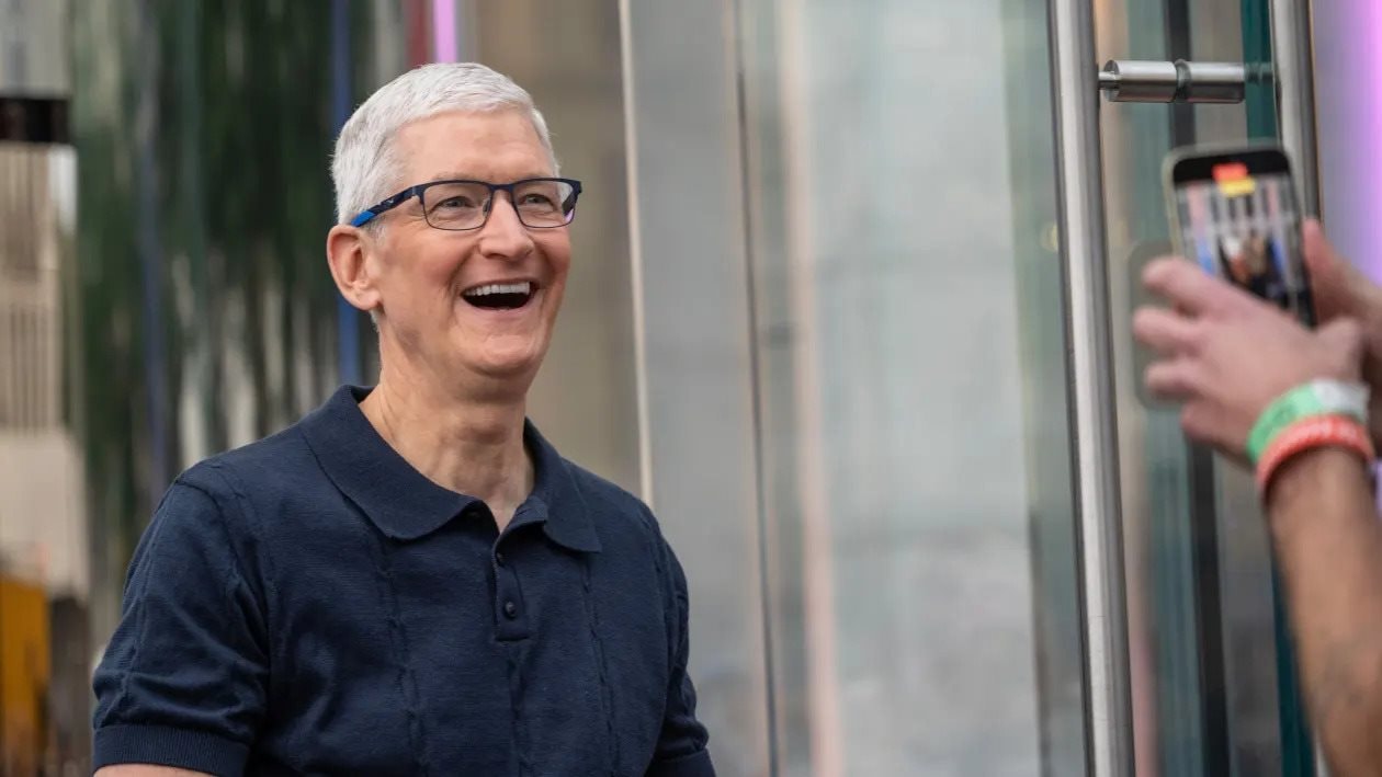CEO Apple Tim Cook chia sẻ sự khác biệt giữa người bình thường và người xuất sắc