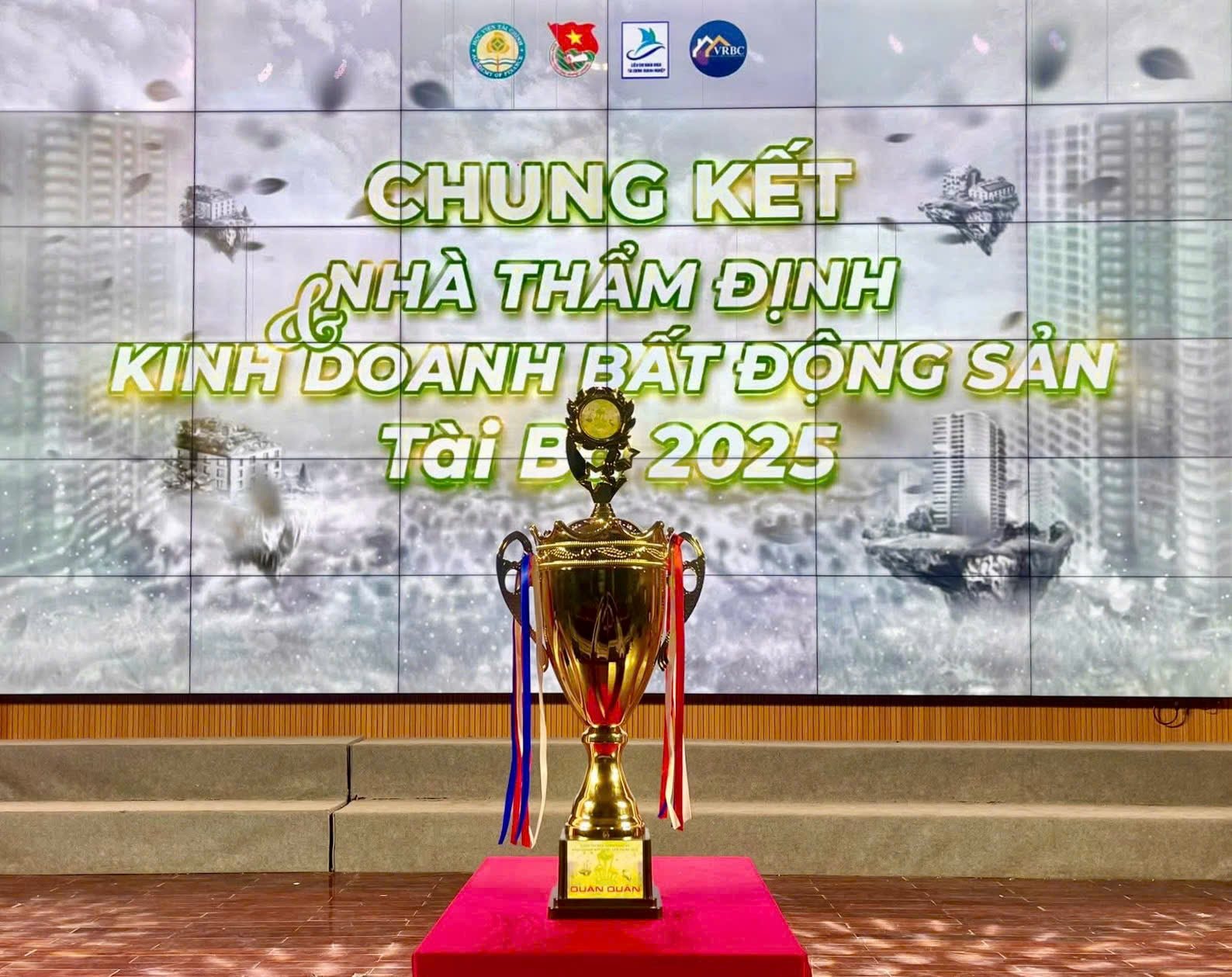 Chung kết cuộc thi "Nhà Thẩm định và Kinh doanh BĐS tài ba 2025"
