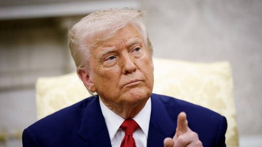 Sau tuyên bố của Tổng thống Mỹ Donald Trump, cổ phiếu ngành xuất khẩu hàng chục tỷ USD sang Mỹ đồng loạt tăng hết biên độ