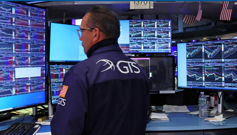 Chứng khoán “xanh rực rỡ” sau động thái hoãn áp thuế EU của ông Trump và đàm phán thương mại có dấu hiệu ‘tích cực’