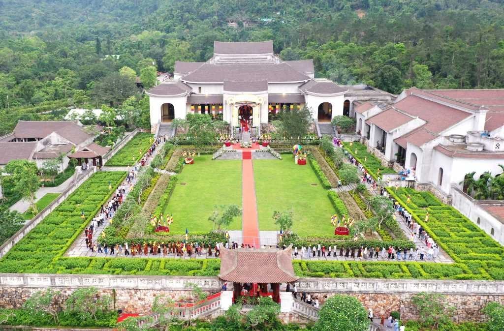 Trong 4 ngày, hơn 1 triệu lượt người tham dự sự kiện chưa từng có tại Quảng Ninh