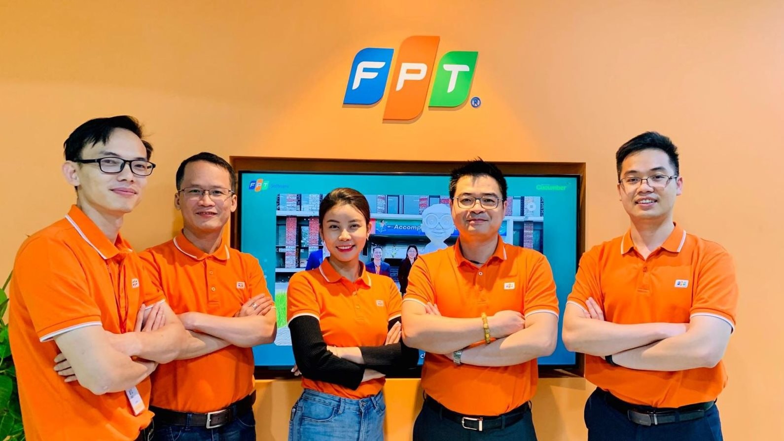 FPT chốt ngày chia cổ tức tiền mặt, chuẩn bị phát hành thêm 222 triệu cổ phiếu