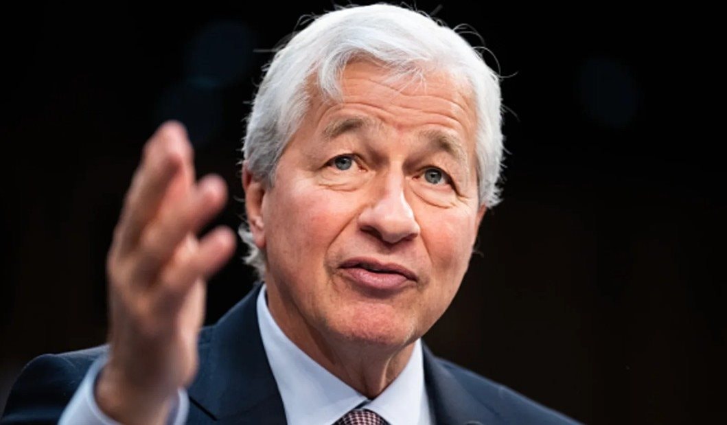 Nghệ thuật ‘cảnh báo khủng hoảng’ của Jamie Dimon giúp JPMorgan Chase lãi 58 tỷ USD, vô địch toàn ngành nhưng lại khiến nhà đầu tư ‘khóc ròng’