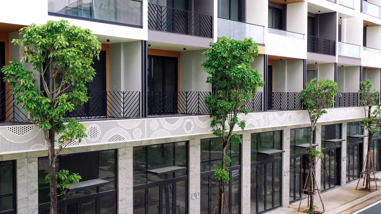 Khu Tây TP.HCM “tuyệt chủng” nhà phố thương mại?