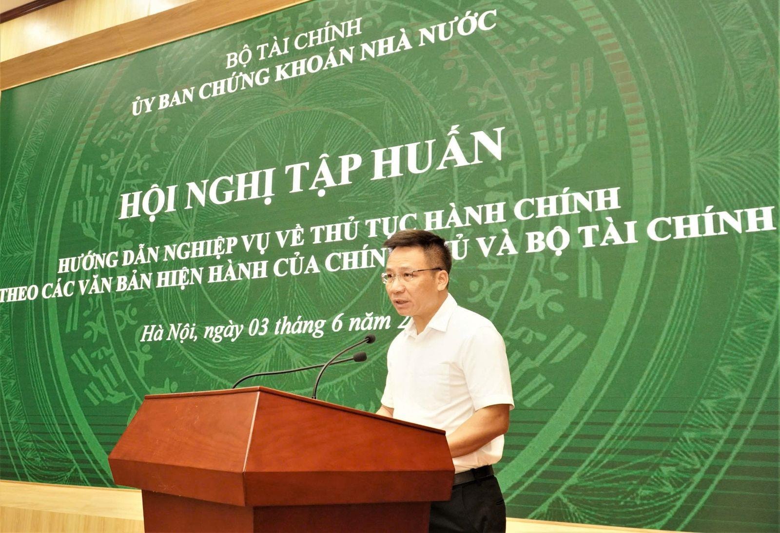 Ủy ban Chứng khoán đẩy mạnh triển khai cắt giảm, đơn giản hóa thủ tục hành chính
