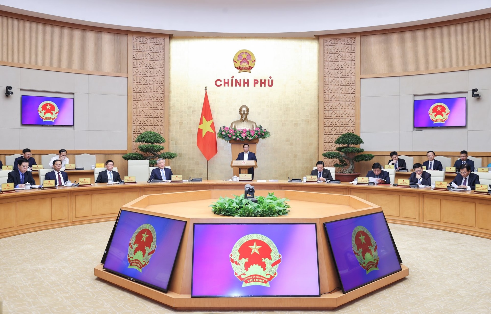 thu-tuong-chu-tri-1.jpg