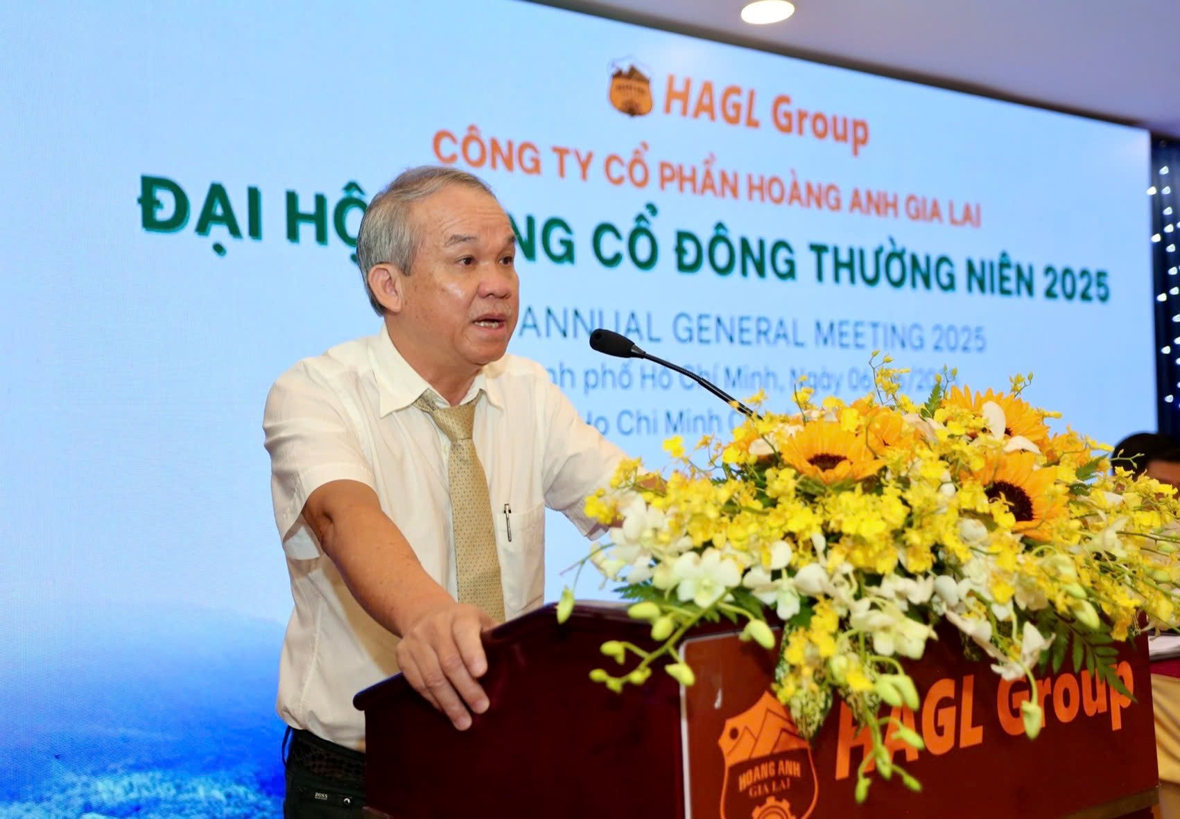 Bầu Đức trồng thêm 2.000ha cà phê chè và 2.000ha dâu tằm, xây nhà máy tơ xuất khẩu