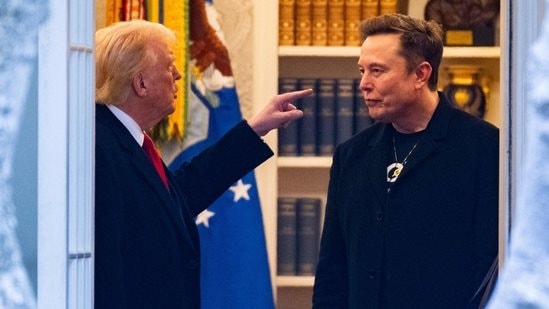 Vốn hóa Tesla vừa trải qua “đòn giáng mạnh nhất từ trước tới nay”, 152 tỷ USD bị thổi bay sau một cuộc đấu khẩu
