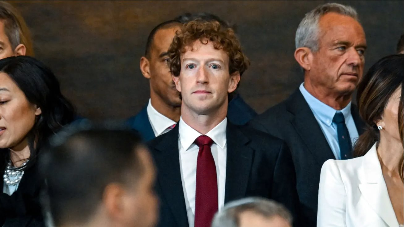 Mark Zuckerberg 'hoảng loạn' trong cơn bão AI:  Đổ 14 tỷ USD cho riêng một dự án, chiêu mộ tỷ phú tự thân trẻ nhất thế giới về giúp sức