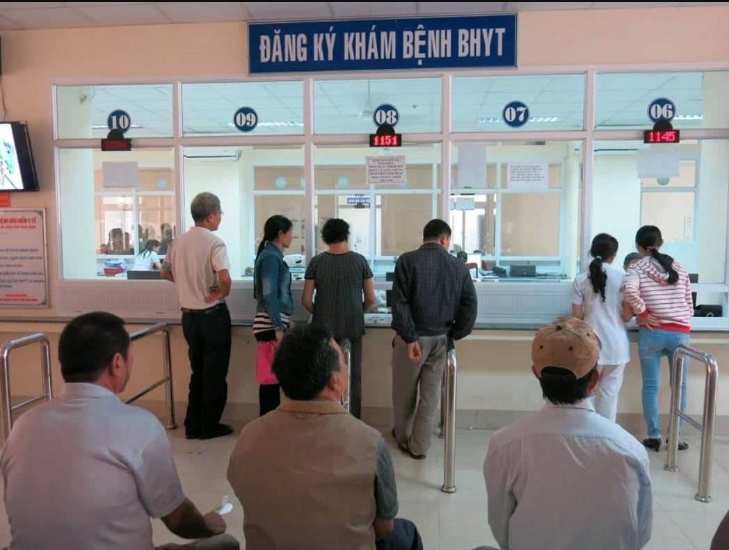 Khám chữa bệnh trái tuyến được hưởng 100% BHYT từ 1/7/2025
