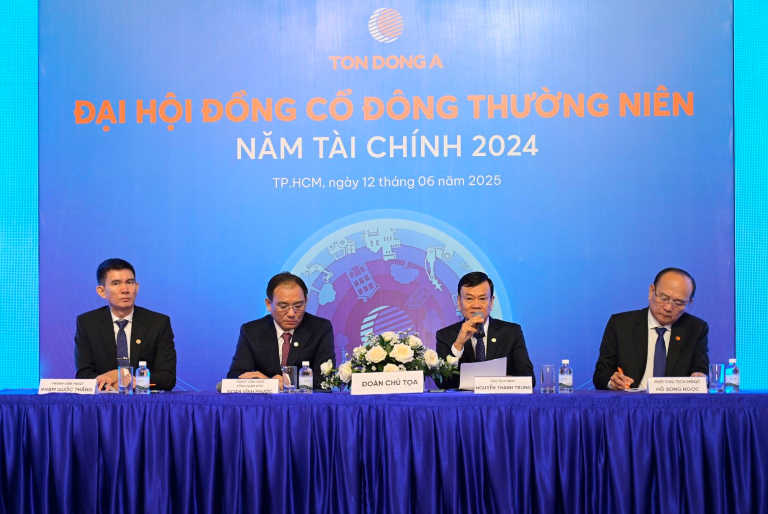 ĐHĐCĐ Tôn Đông Á: Dòng chảy thương mại thép đang có nhiều xáo trộn, sẽ tập trung thị trường trong nước với tỷ trọng mục tiêu chiếm 75%