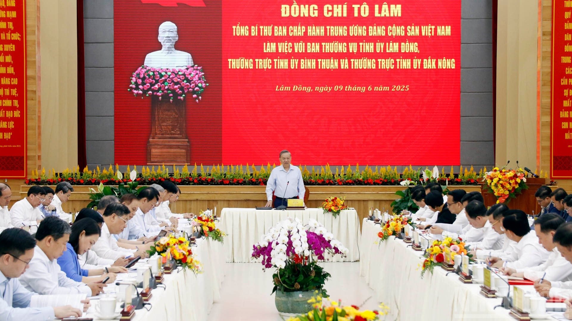 Bất động sản tuần qua: Tổng Bí thư chỉ đạo đẩy nhanh các dự án cao tốc tại tỉnh Lâm Đồng mới; Đề xuất xây khu thương mại tự do tại sân bay Long Thành