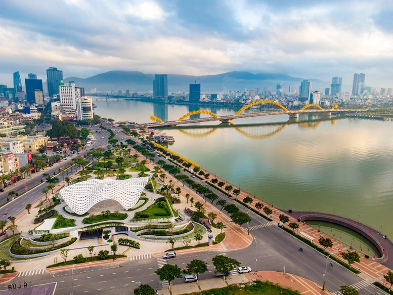 Việt Nam thành lập mô hình kinh tế “chưa có tiền lệ” rộng gần 19.000 ha, kết nối với siêu cảng biển