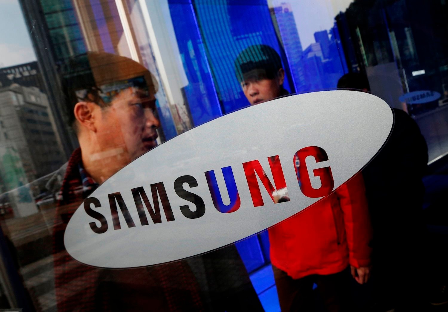 Bên ngoài hào nhoáng, bên trong vỡ mộng - Nhân viên Samsung kêu trời: "Cứ tiếp tục đà này, tôi chết mất"