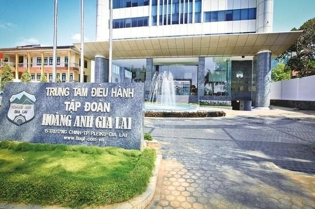Sau bầu Đức, 2 nữ lãnh đạo HAGL mạnh tay xuống tiền, gom hàng triệu cổ phiếu HAG 