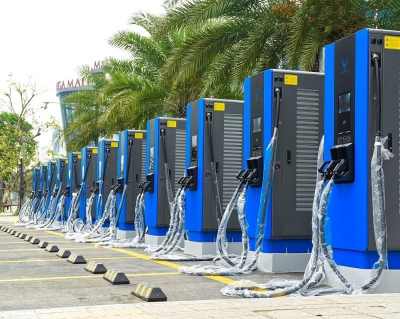 "Đại gia" Nhà nước bắt tay Vingroup phát triển hệ thống trạm sạc xe điện toàn quốc thu gần 15.000 tỷ từ bán điện sau 5 tháng