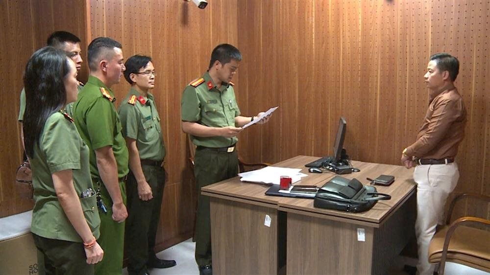 Danh tính vị Chủ tịch buôn nước khoáng kiềm vừa bị khởi tố, thổi phồng vốn 42.000 tỷ, hoạt động đa cấp biến tướng 